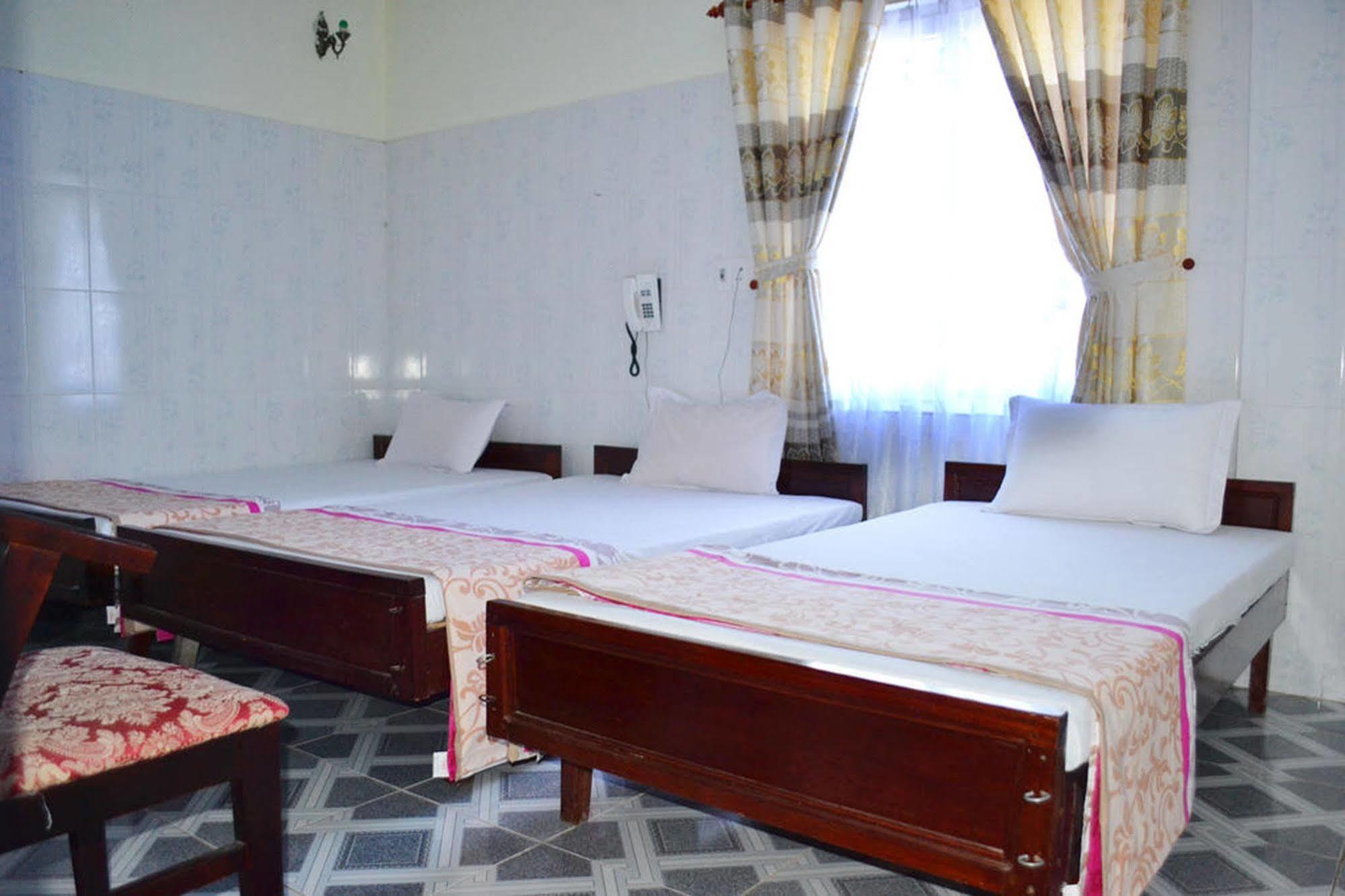 Anh Linh 1 Hotel Dong Hoi Esterno foto