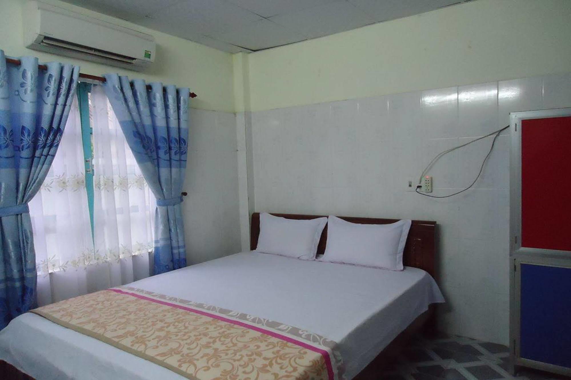 Anh Linh 1 Hotel Dong Hoi Esterno foto