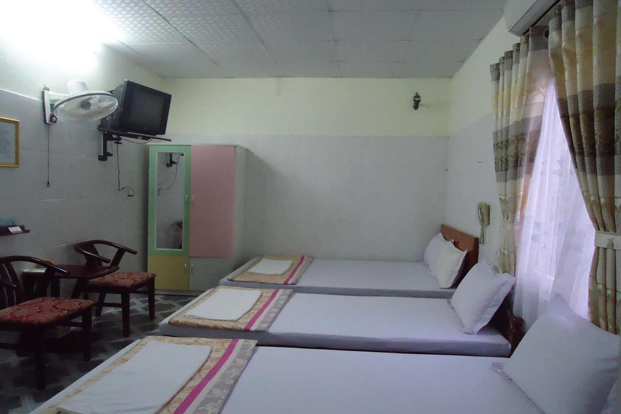 Anh Linh 1 Hotel Dong Hoi Esterno foto