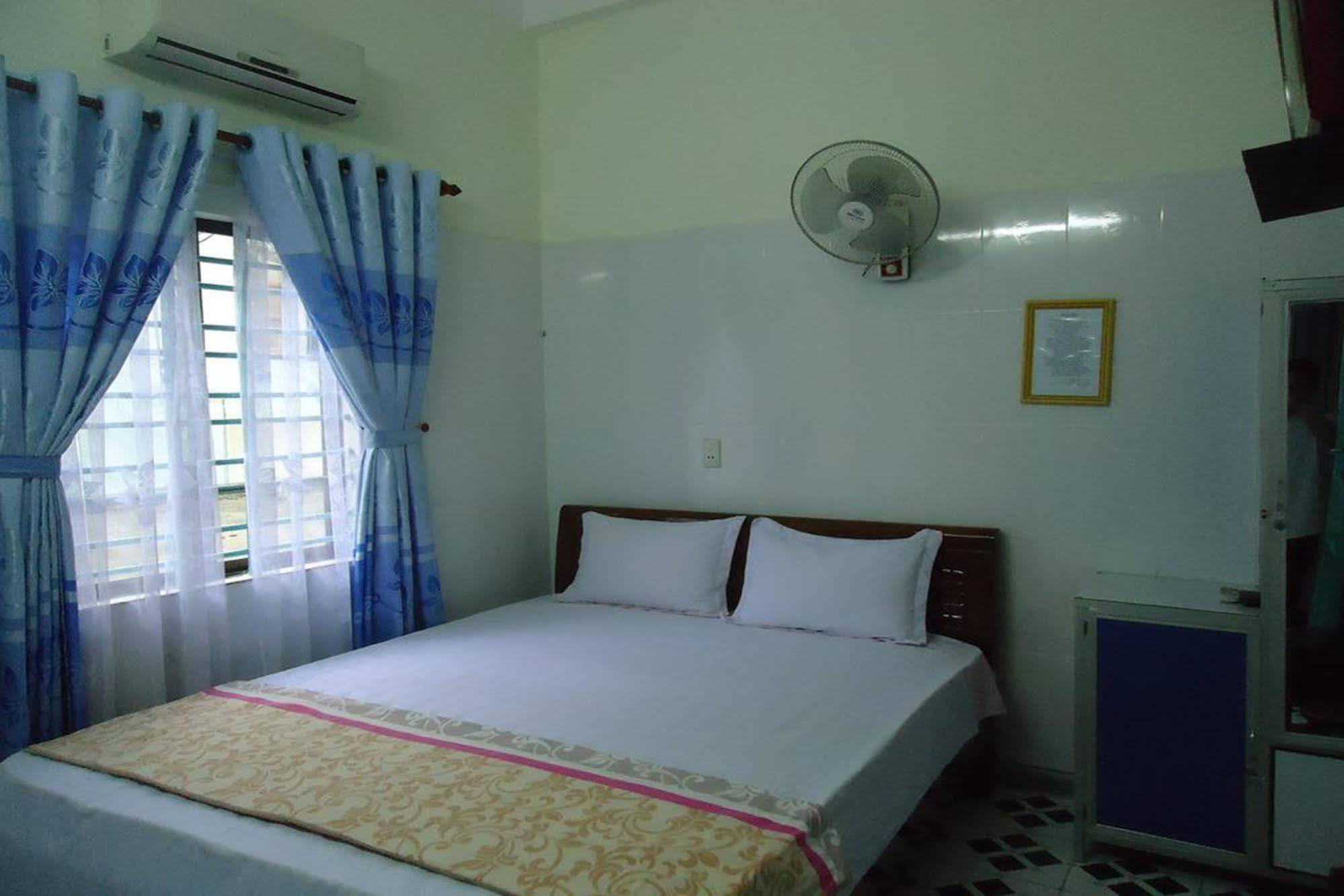 Anh Linh 1 Hotel Dong Hoi Esterno foto