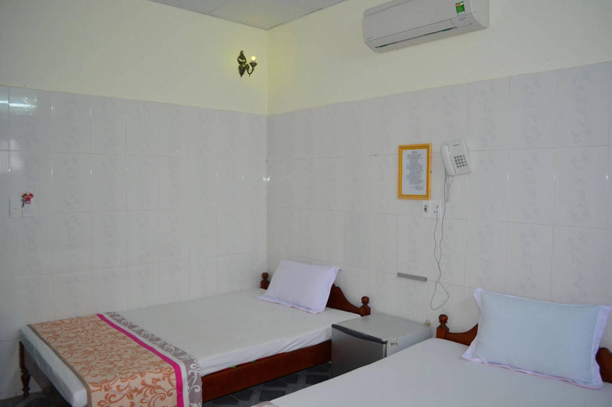 Anh Linh 1 Hotel Dong Hoi Esterno foto